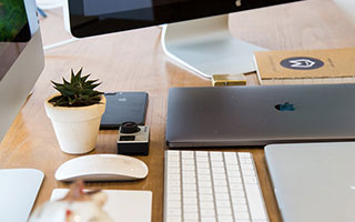 当然可以。清除谷歌浏览器（Google Chrome）的历史记录非常简单，根据你使用的设备（电脑或手机）操作略有不同